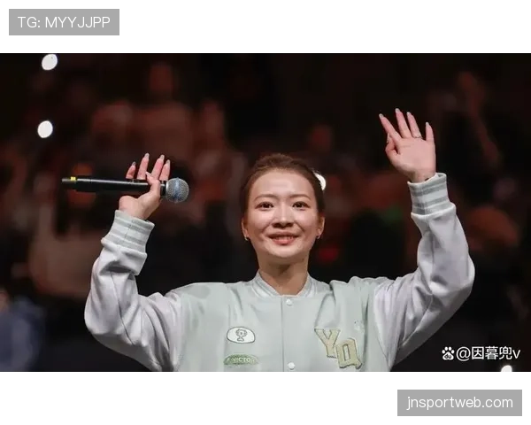 黄雅琼训练完顺手拎走三袋冰，这自律我真看不懂